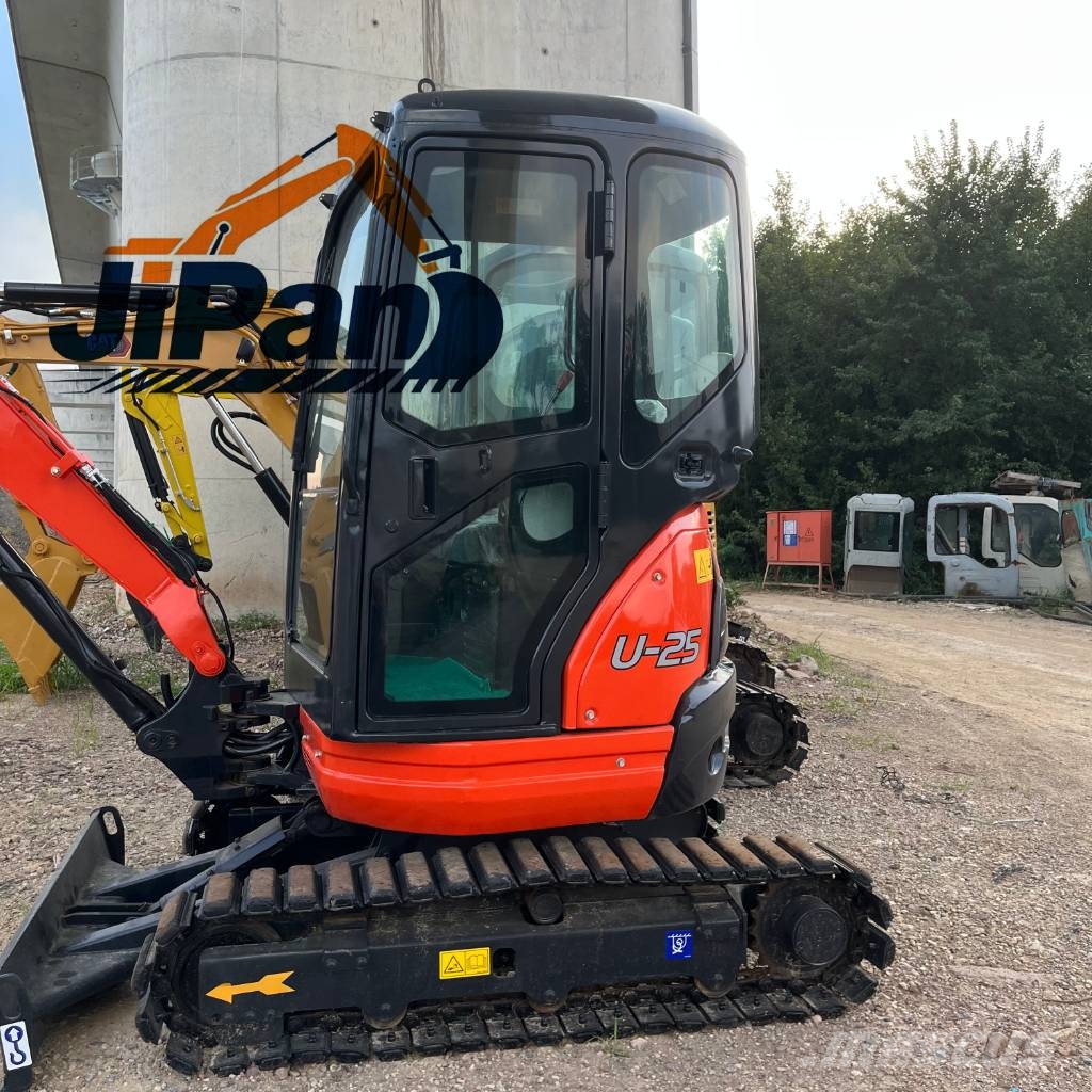 Kubota U 25 小型挖掘机