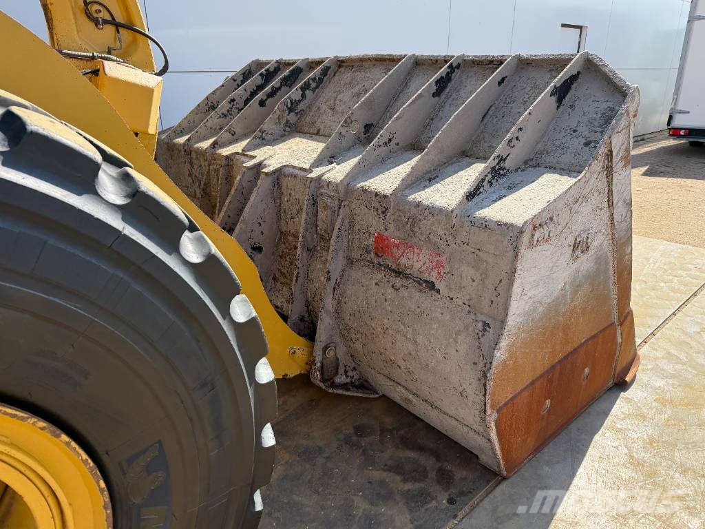 CAT 972M - German Machine / Automatic Greasing لوادر بعجل
