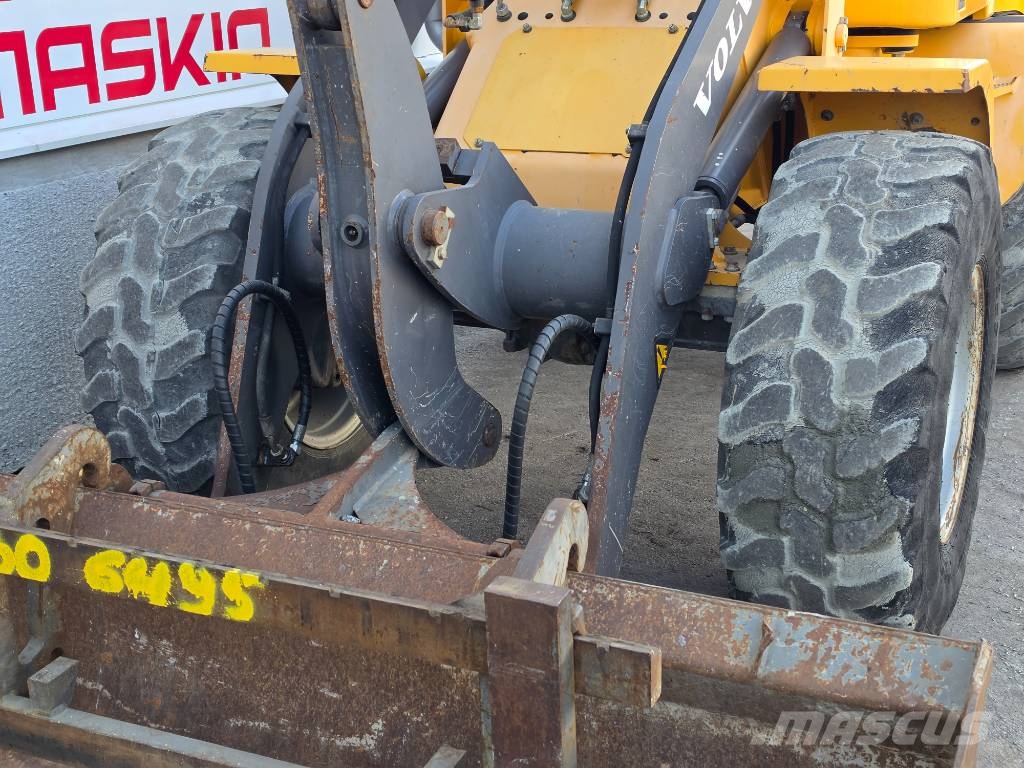 Volvo L 30 B Wielladers
