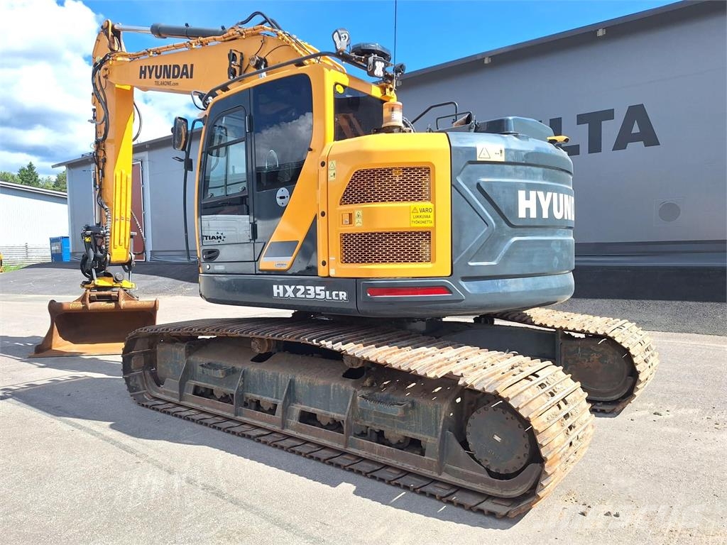 Hyundai HX235LCR PYÖRITTÄJÄLLÄ حفارات زحافة