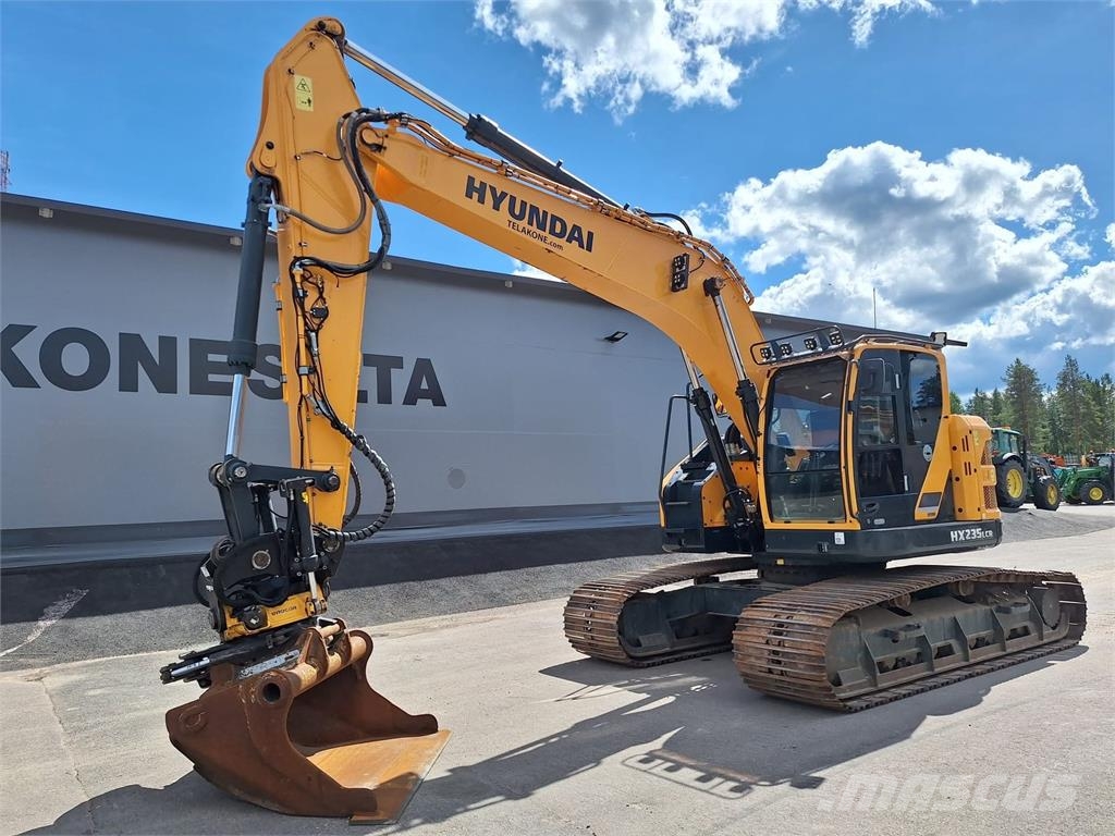 Hyundai HX235LCR PYÖRITTÄJÄLLÄ حفارات زحافة