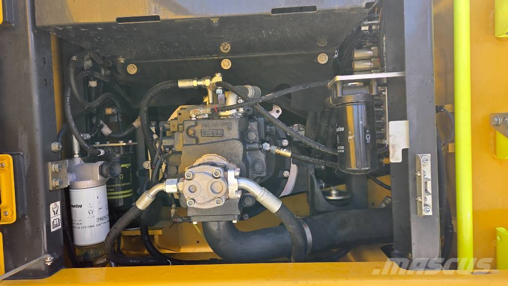 Komatsu PW 180-11 Hjulgrävare