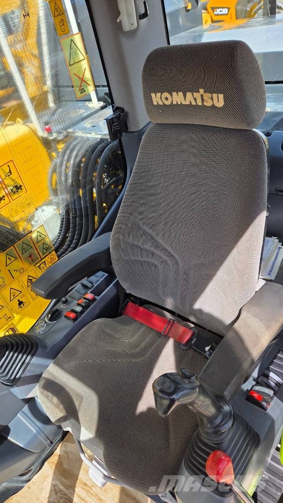 Komatsu PW 180-11 Hjulgrävare
