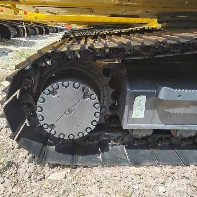 Komatsu PC 200-8 中型挖掘机