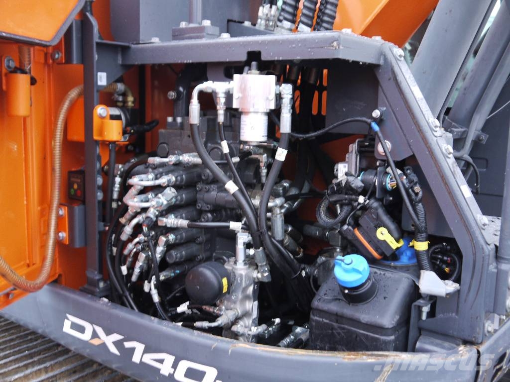 Doosan DX 140 LCR-5 Excavadoras sobre orugas