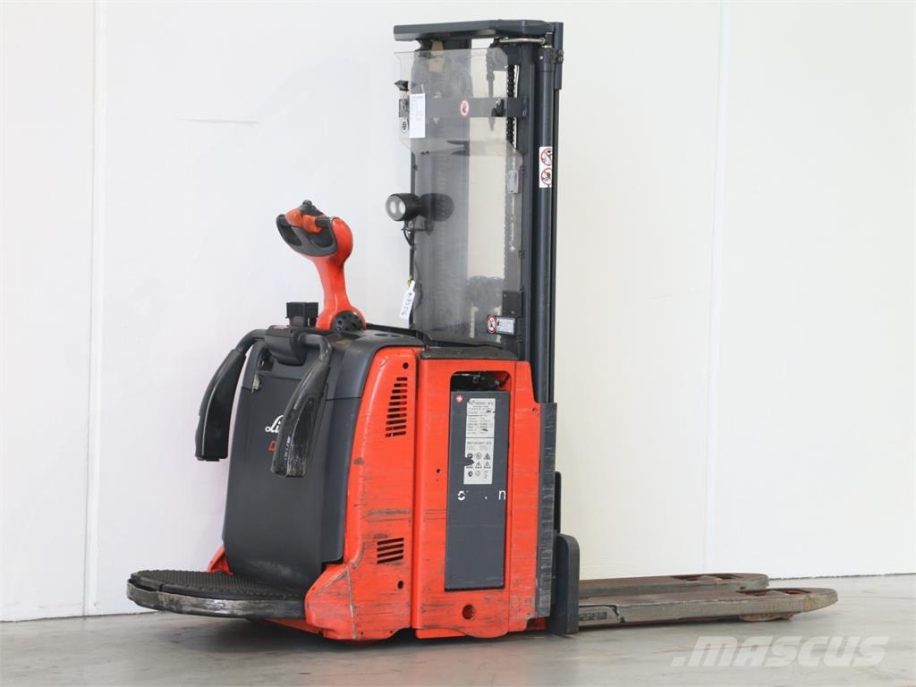 Linde D14AP/133-00 Παλετοφόρα πεζού χειριστή με ιστό