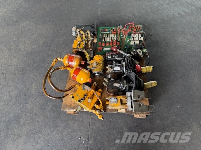 Liebherr A 902 USED PARTS CAB Cabine en interieur