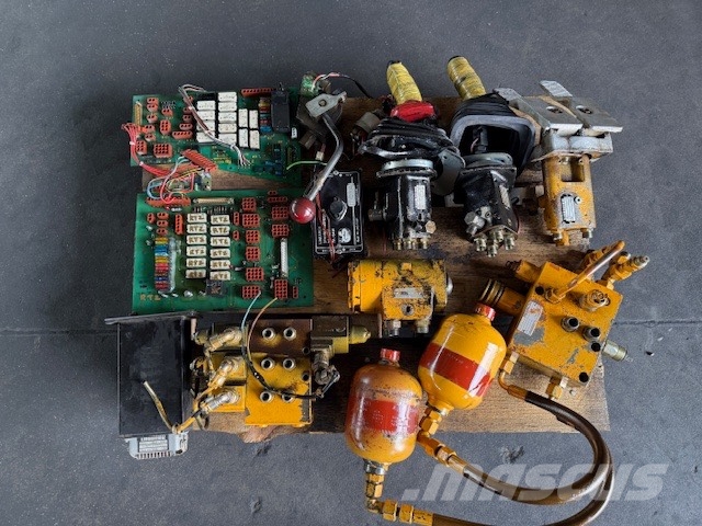Liebherr A 902 USED PARTS CAB Cabine en interieur