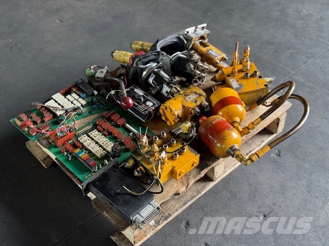 Liebherr A 902 USED PARTS CAB Cabine en interieur
