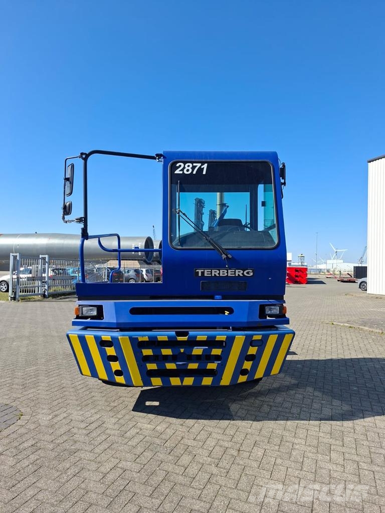 Terberg YT 222 4x2 aangedreven terminal trekker 터미널 트랙터