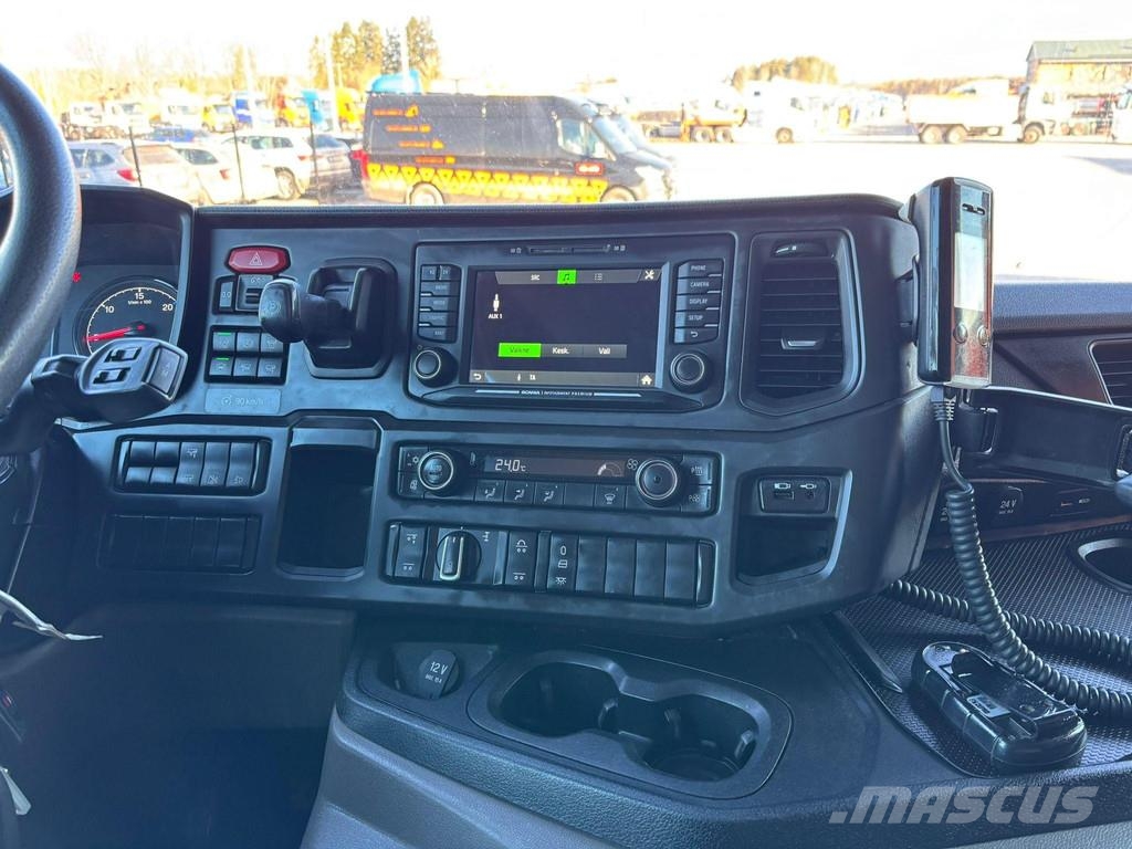 Scania P 500 6x2*4 9 TON FRONT AXLE / RETARDER Smagās mašīnas ar konteineriem