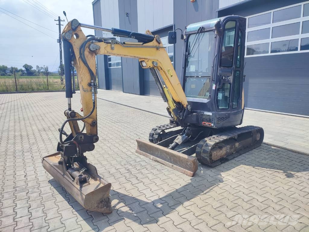 Yanmar Vio 25-4 حفارات صغيرة أقل من 7 طن (حفارات صغيرة)