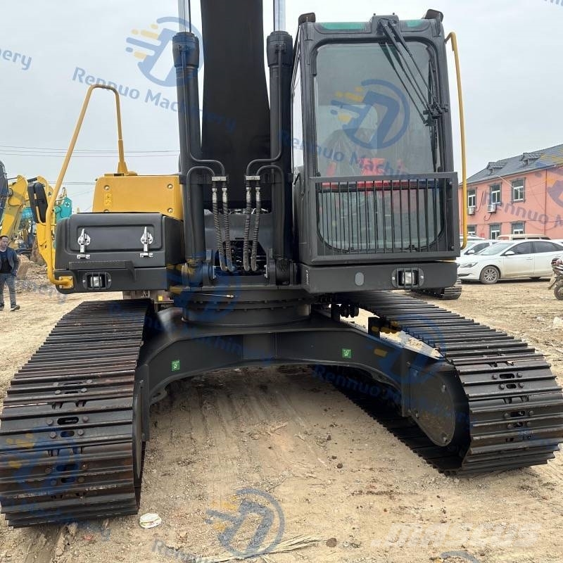Volvo EC 240 D حفارات زحافة