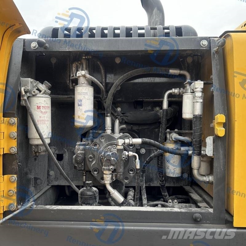 Volvo EC 240 D حفارات زحافة