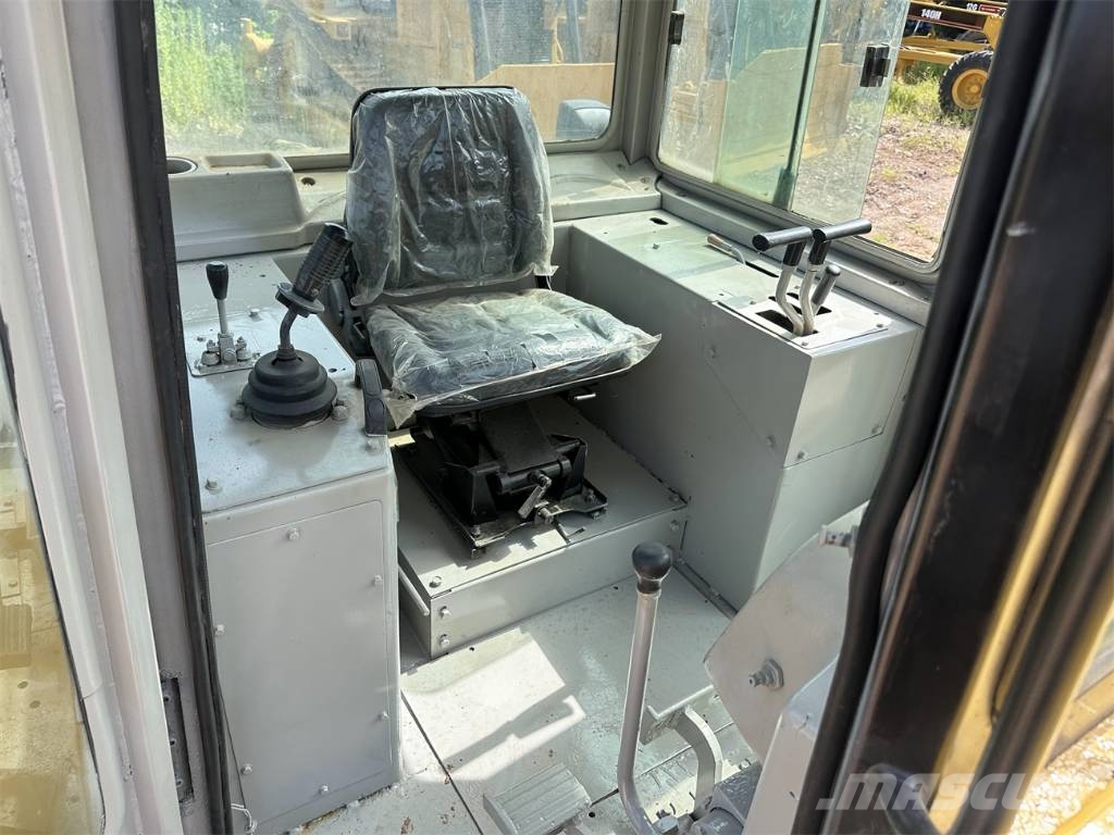 CAT D6G Kāpurķēžu buldozeri