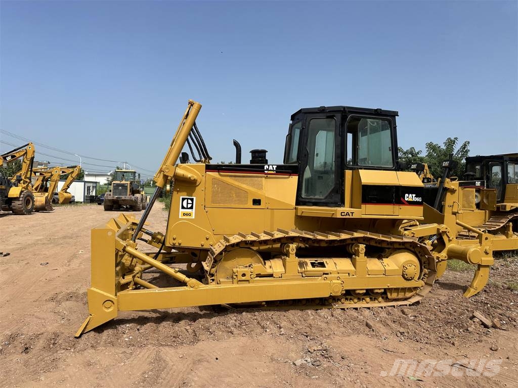 CAT D6G Kāpurķēžu buldozeri