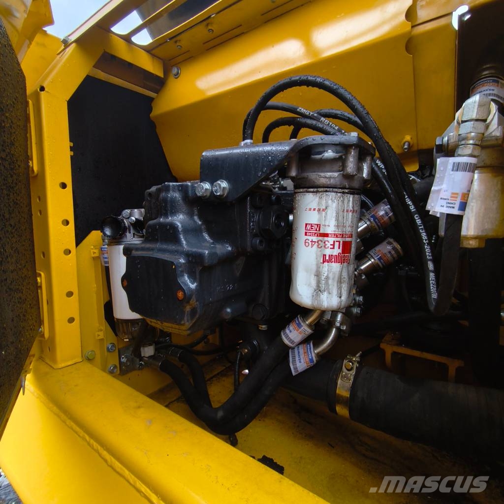 Komatsu PC 210 LC Bagri goseničarji