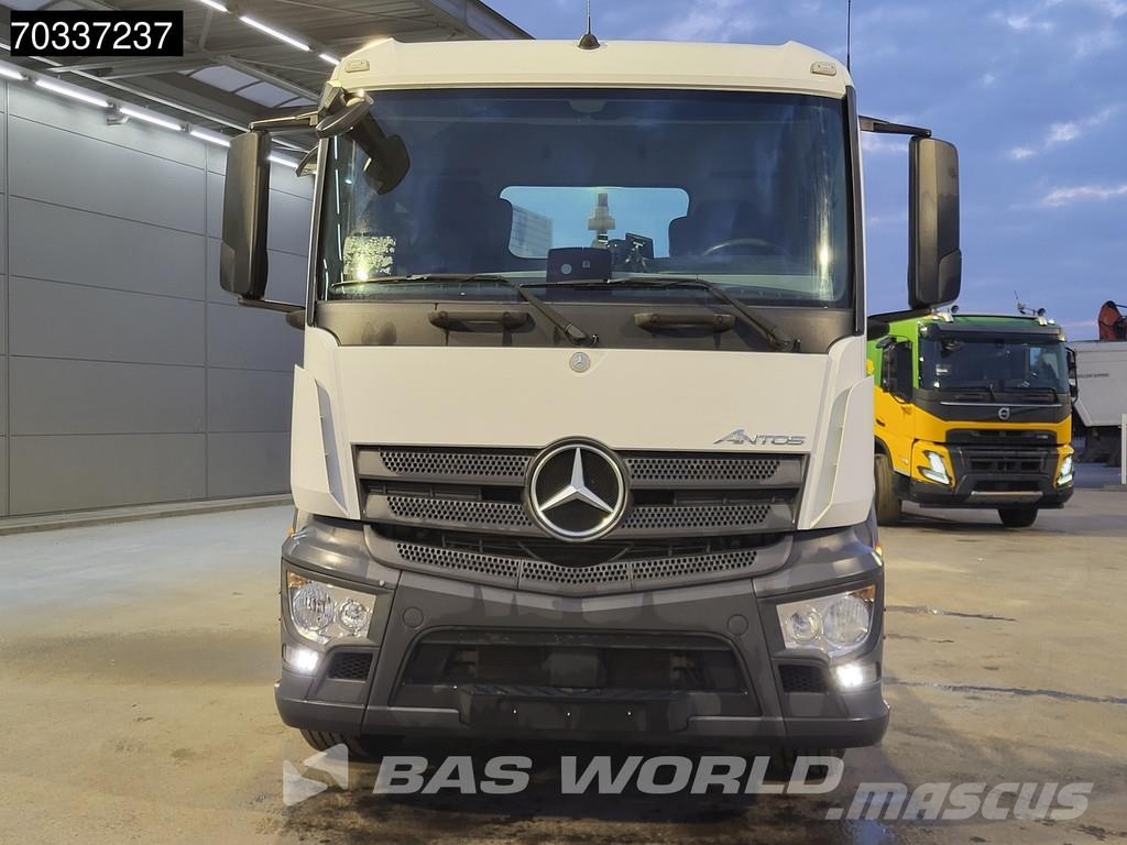 Mercedes-Benz Antos 2543 6X2 HIAB 20t Lift+Steering Axle Euro 6 Vrachtwagen met containersysteem