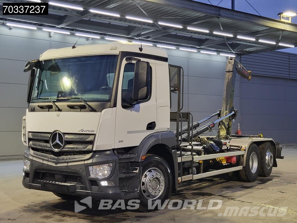 Mercedes-Benz Antos 2543 6X2 HIAB 20t Lift+Steering Axle Euro 6 Vrachtwagen met containersysteem