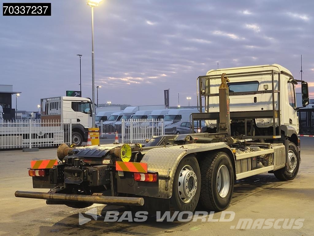 Mercedes-Benz Antos 2543 6X2 HIAB 20t Lift+Steering Axle Euro 6 Vrachtwagen met containersysteem
