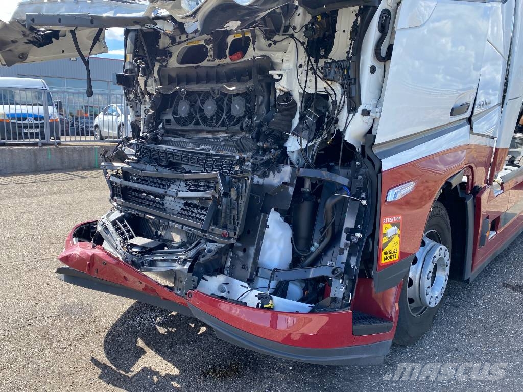 Volvo FH 460 I-Save Aero 1er Main endommagé Tegljači