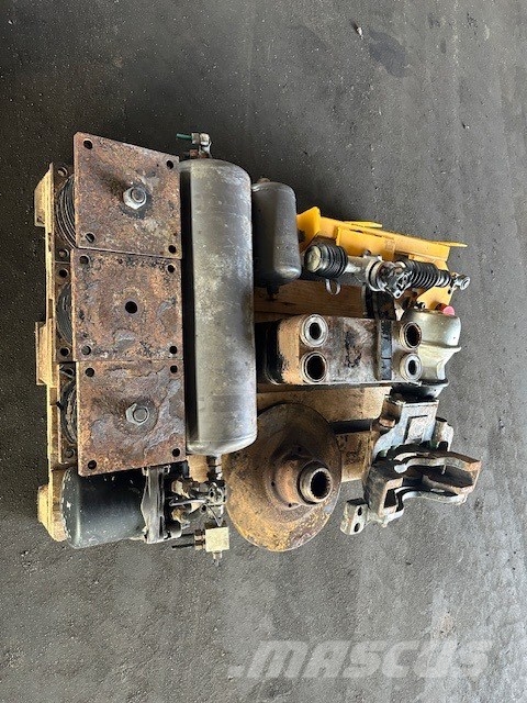 Volvo A 35 D USED COMPLET PARTS Akslar