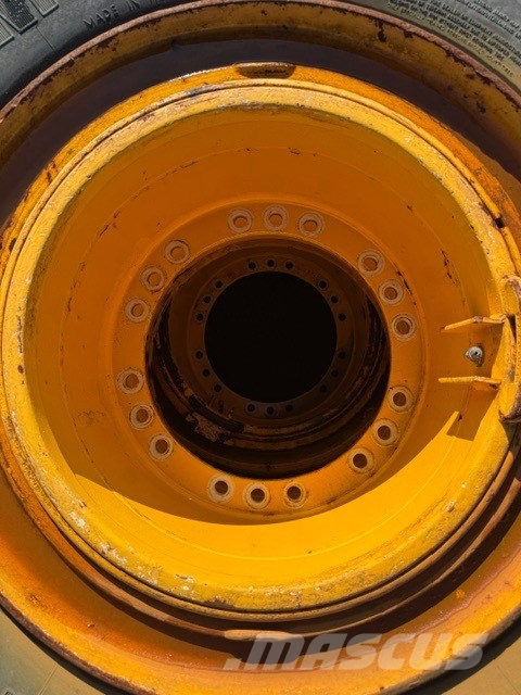 Volvo A 40 G USED WHEEL COMPLET 6 PCS 29.5-25 Rehvid, rattad ja veljed