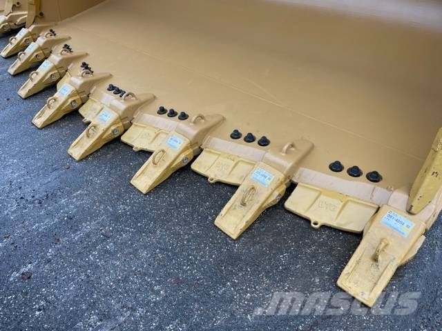 CAT 988 K Bucket With Teeth Buckets