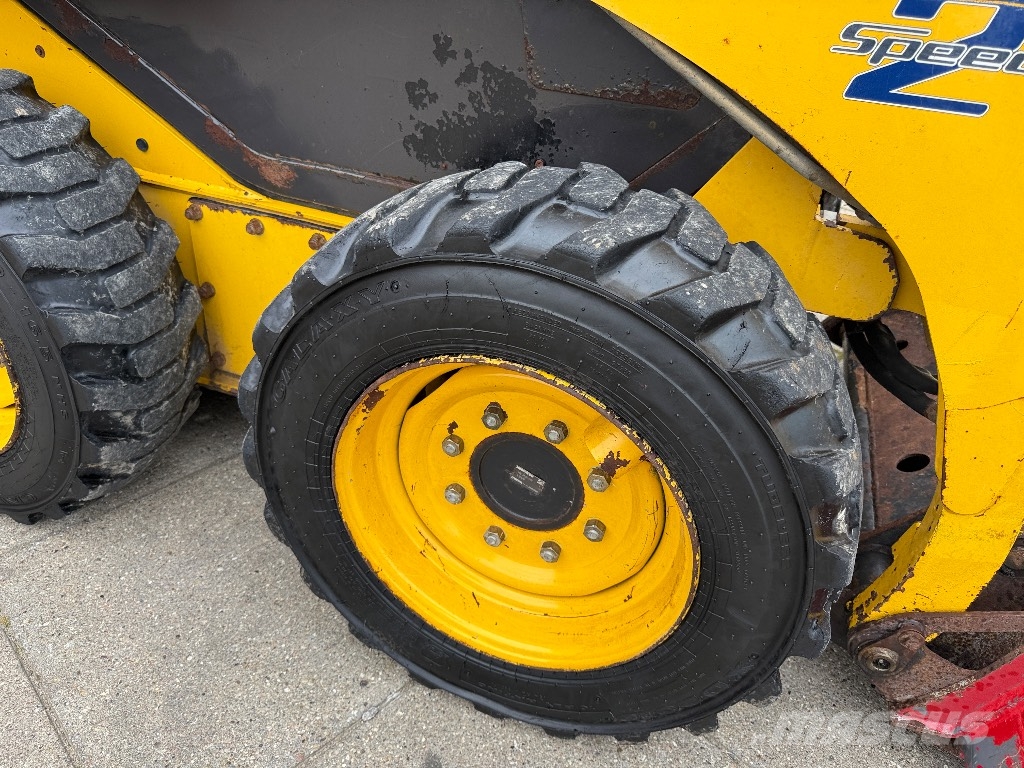 Komatsu SK 714 Skid steer loaders