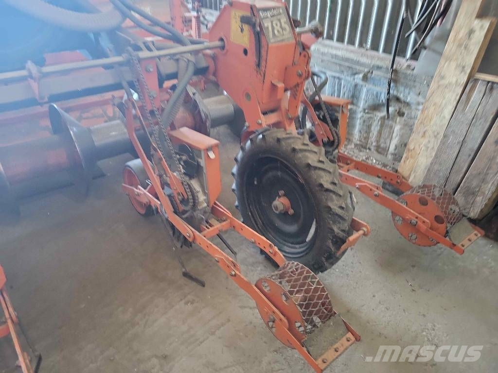 Stanhay Singulaire 785 4 Row Vacuum Planter + Struik RF 31 Enkornssåmaskiner
