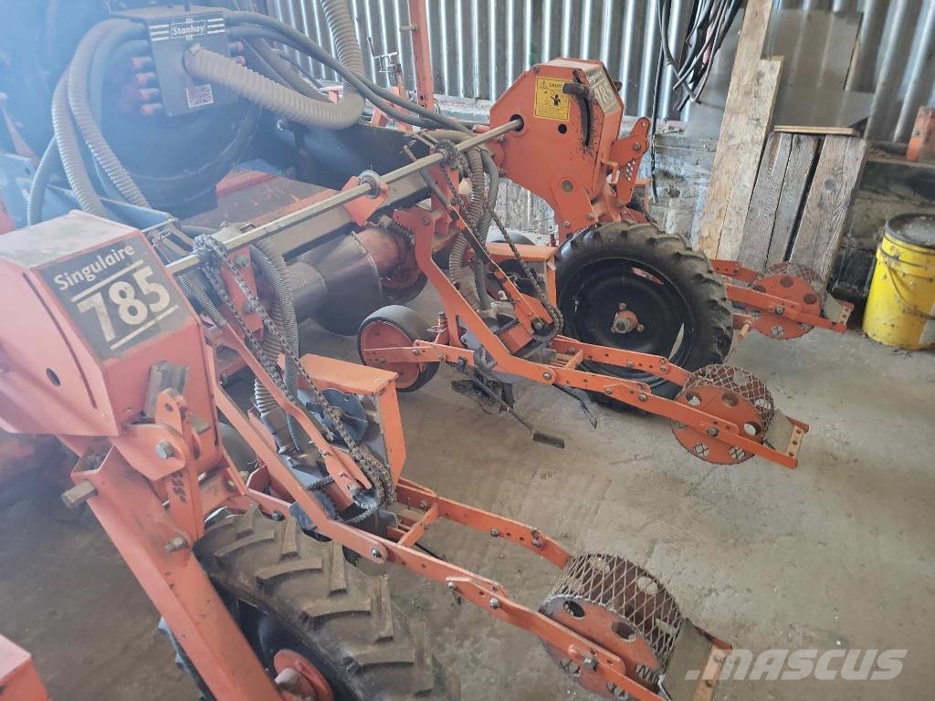 Stanhay Singulaire 785 4 Row Vacuum Planter + Struik RF 31 Enkornssåmaskiner