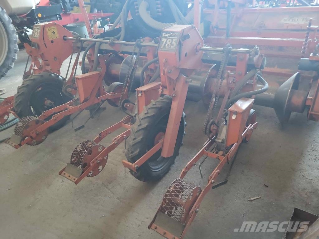 Stanhay Singulaire 785 4 Row Vacuum Planter + Struik RF 31 Enkornssåmaskiner