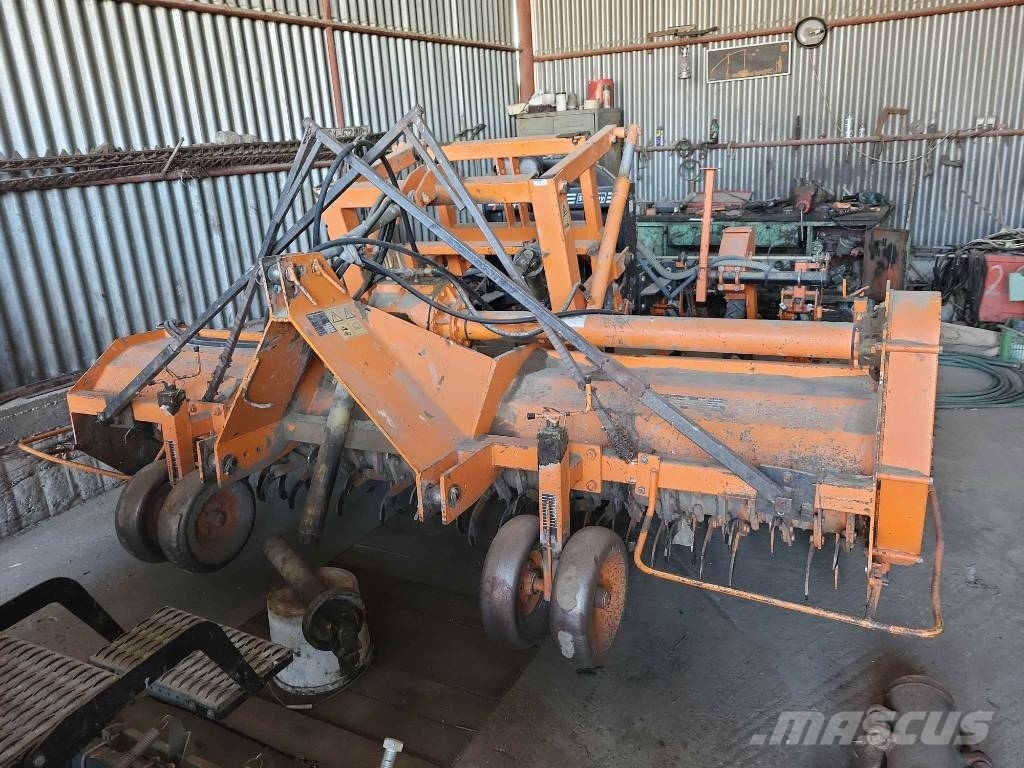 Stanhay Singulaire 785 4 Row Vacuum Planter + Struik RF 31 Enkornssåmaskiner
