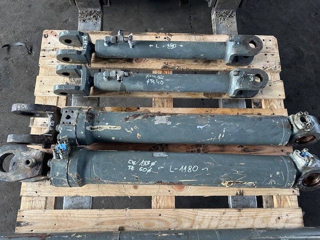 Liebherr L 538 HYDRAULIC CYLINDER COMPLET Гидравлическая система