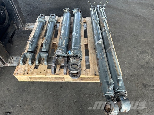 Liebherr L 538 HYDRAULIC CYLINDER COMPLET Гидравлическая система