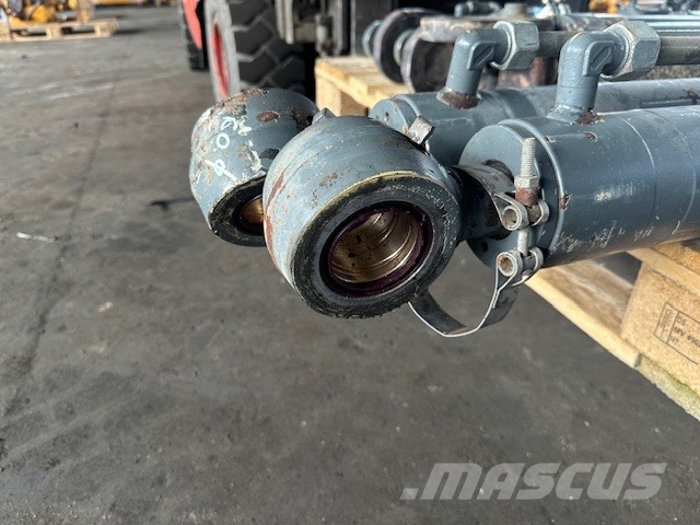 Liebherr L 538 HYDRAULIC CYLINDER COMPLET Гидравлическая система