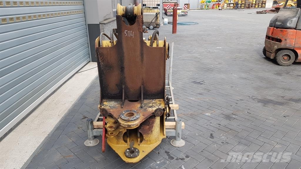 CAT 906 - Lifting framework/Schaufelarm/Giek Стрели и рамена

