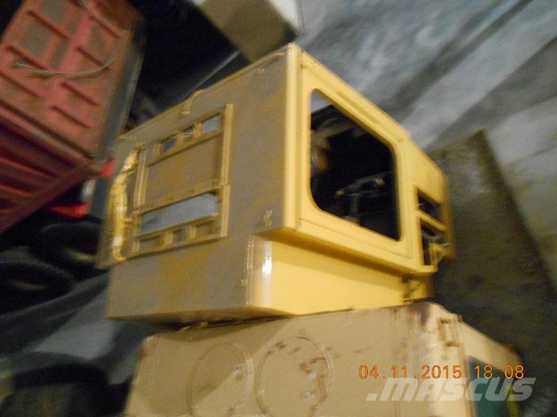 CAT ORIGINAL CAT 988B RESTORE CABIN Кабины и интерьер
