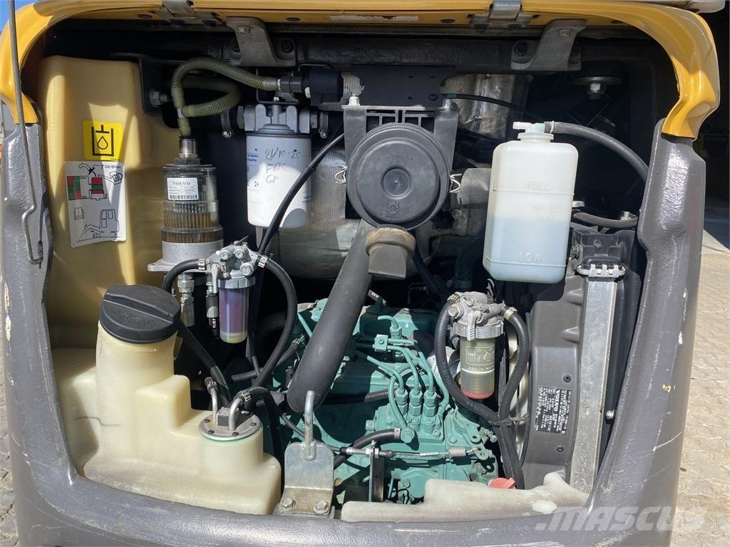 Volvo EC18D حفارات بعجل