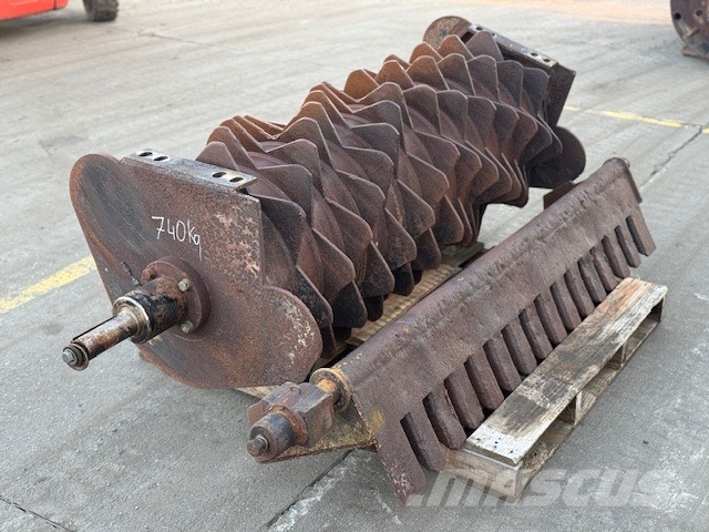 Doppstadt ak 530 feed and pressure roller Medienos smulkintuvai