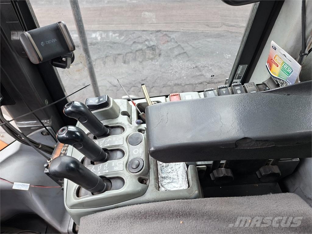 Hitachi ZW 310-6 4X4 Otras furgonetas