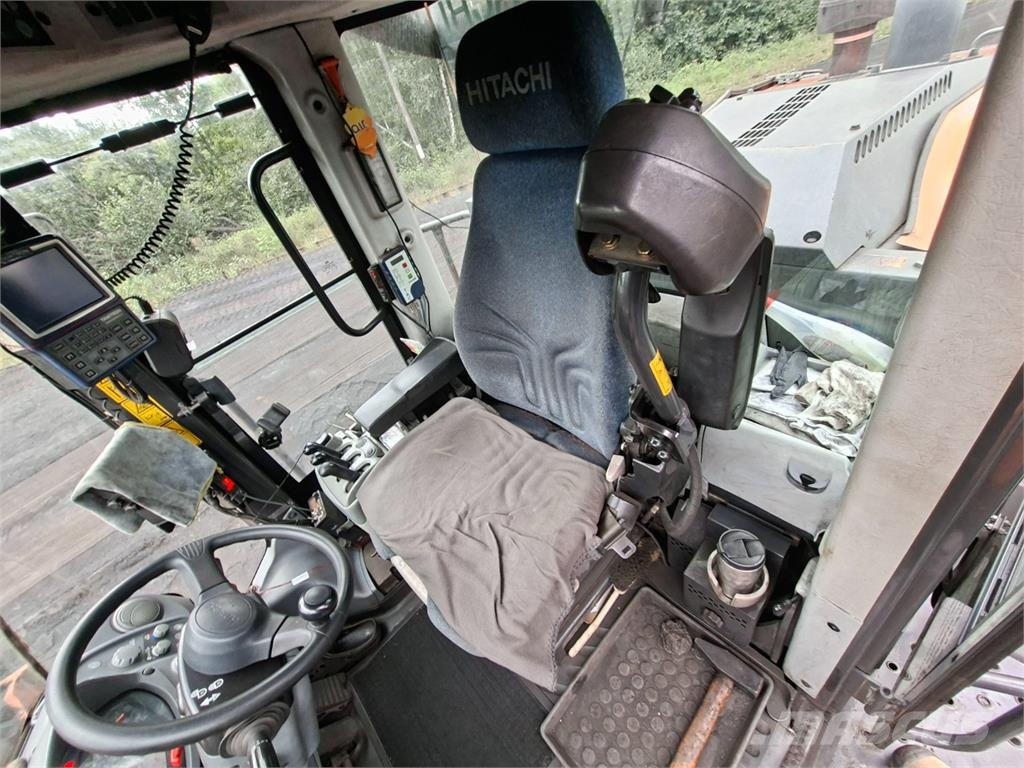 Hitachi ZW 310-6 4X4 Otras furgonetas