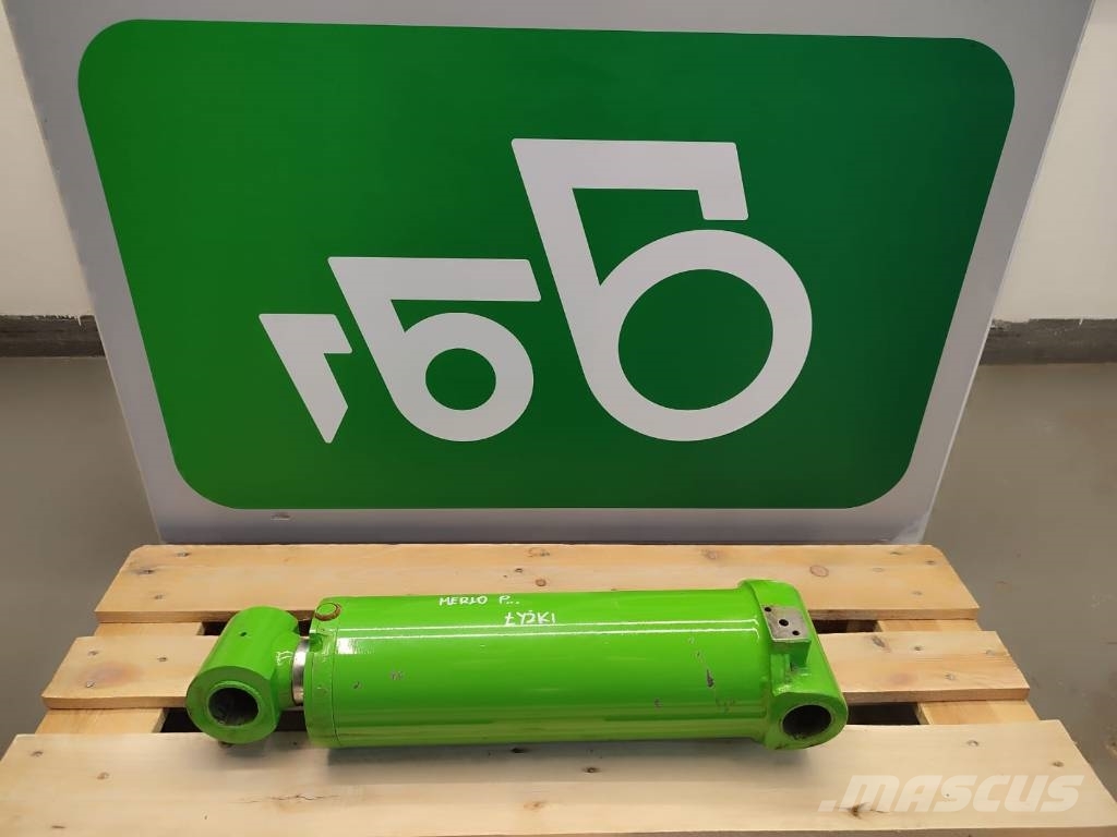Merlo P... bucket leveling hydraulic cylinder MERLO P... Hydraulik