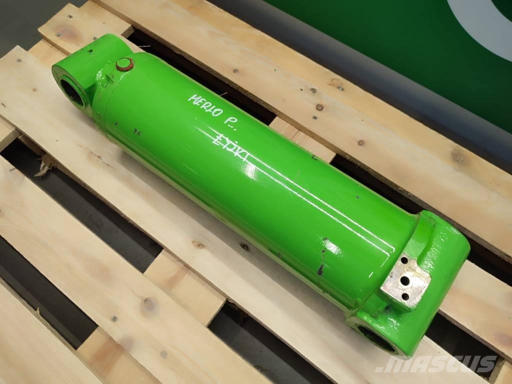 Merlo P... bucket leveling hydraulic cylinder MERLO P... Hydraulik