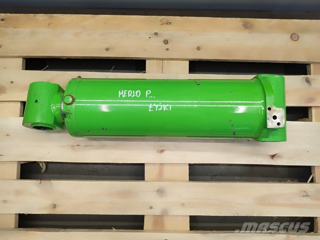 Merlo P... bucket leveling hydraulic cylinder MERLO P... Hydraulik