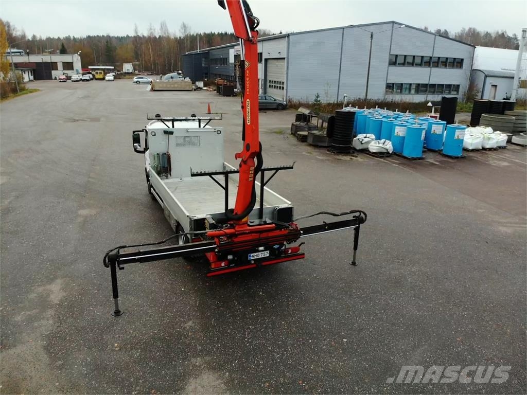 Renault D 7.5 Crane trucks