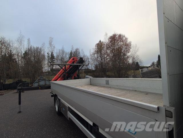 Renault D 7.5 Crane trucks