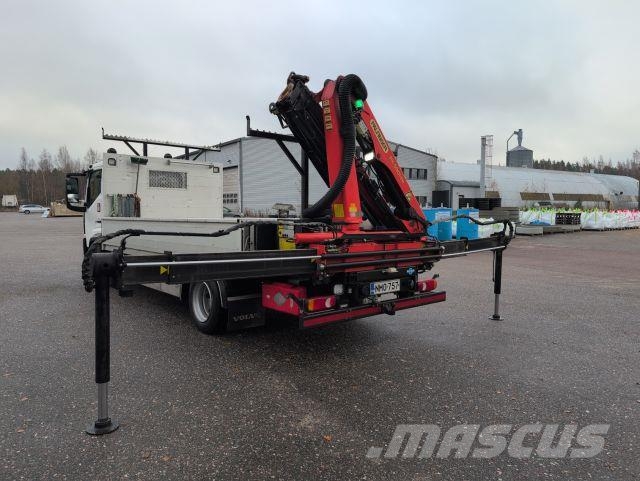 Renault D 7.5 Crane trucks