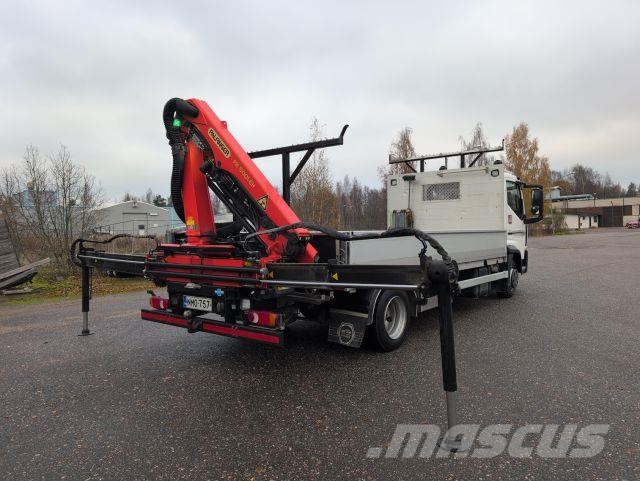 Renault D 7.5 Crane trucks