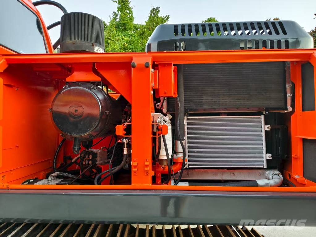 Doosan DX300LC-9C 履带挖掘机